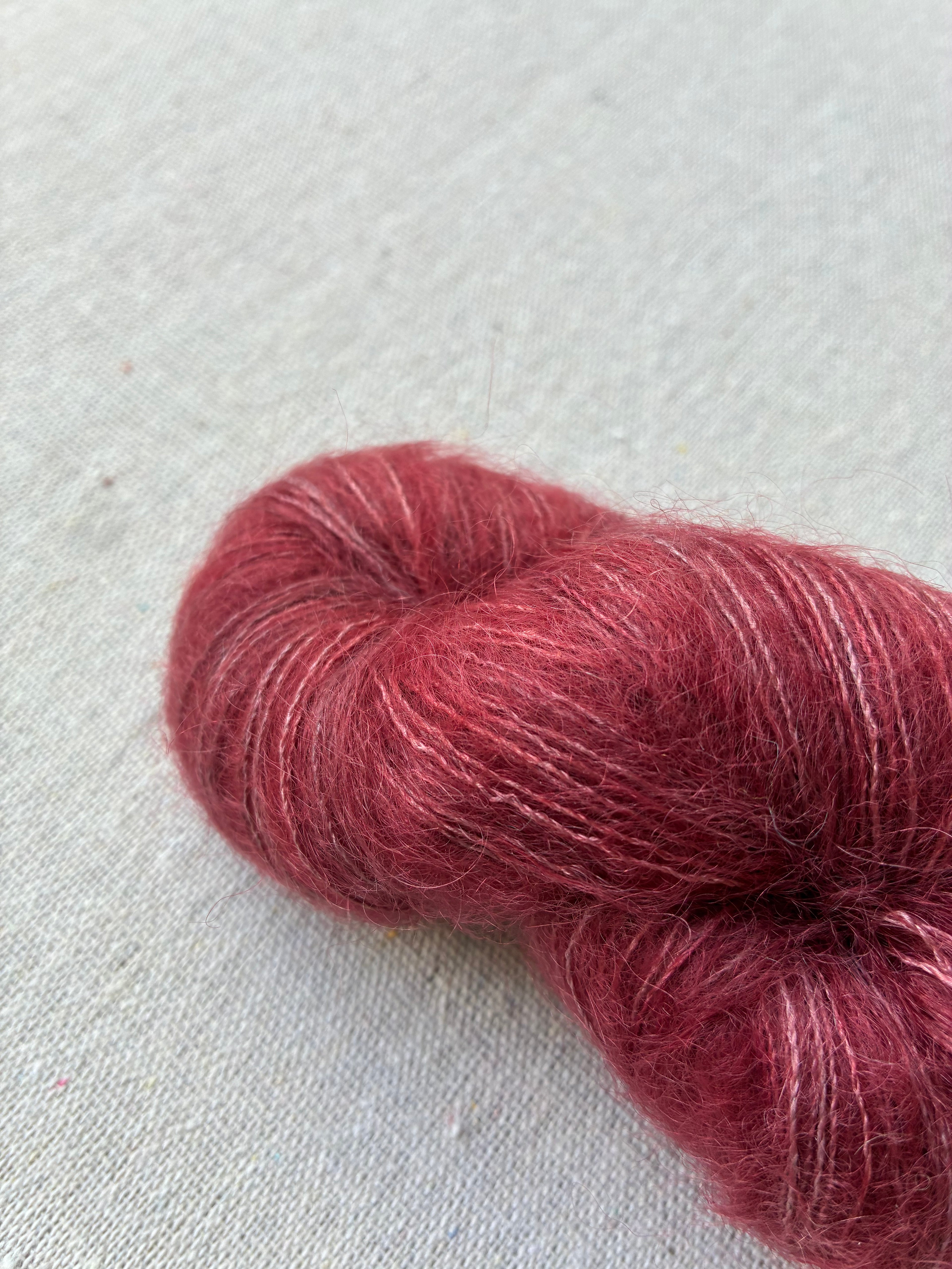 Silk Mohair "Hindbær fra Banestien"
