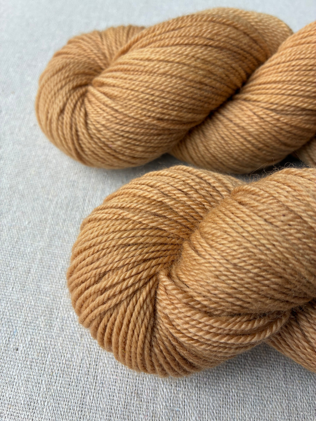Tynd Økologisk Merino "Karamelis ved Hjejlekiosken" (300 m / 100 gram)