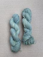 Tynd Økologisk Merino "Schoubyes Sø" (300 m / 100 gram)