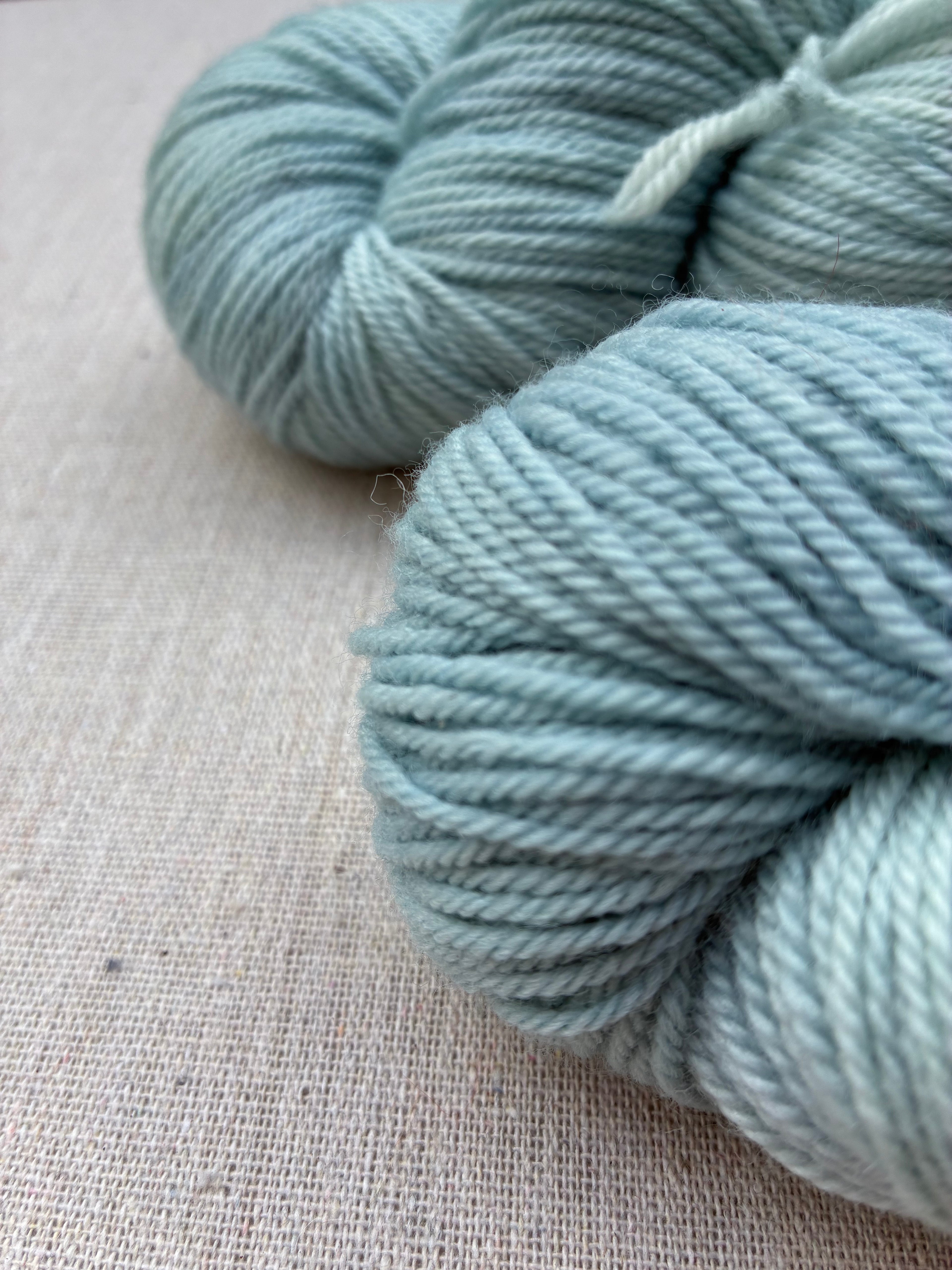 Tynd Økologisk Merino "Schoubyes Sø" (300 m / 100 gram)