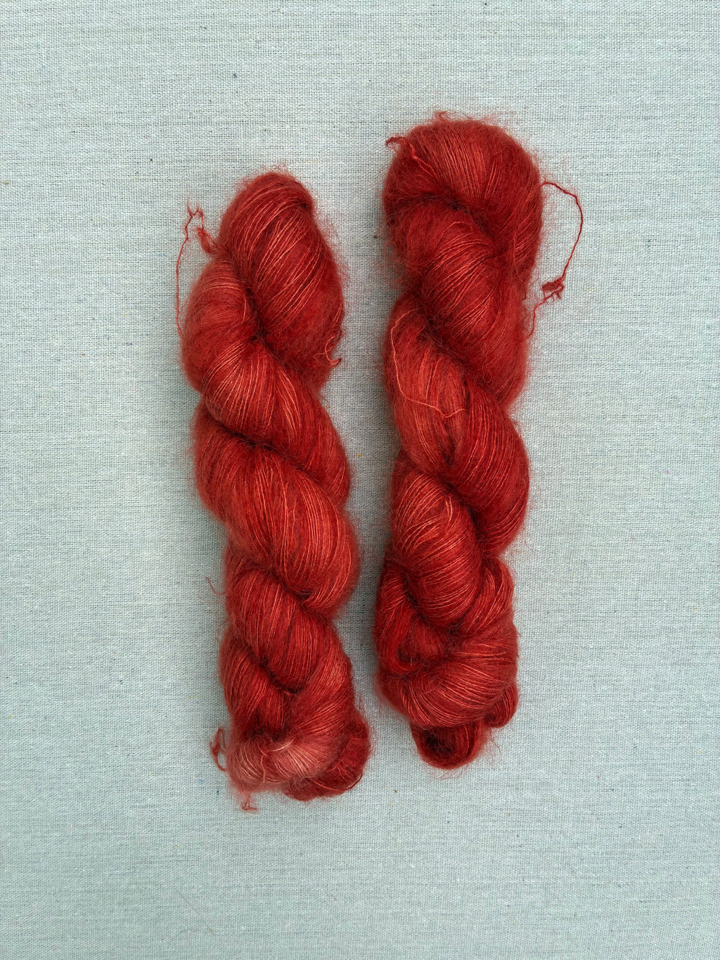 Kidmohair Silk "Hindbær fra Banestien" (420 m / 50 gram)