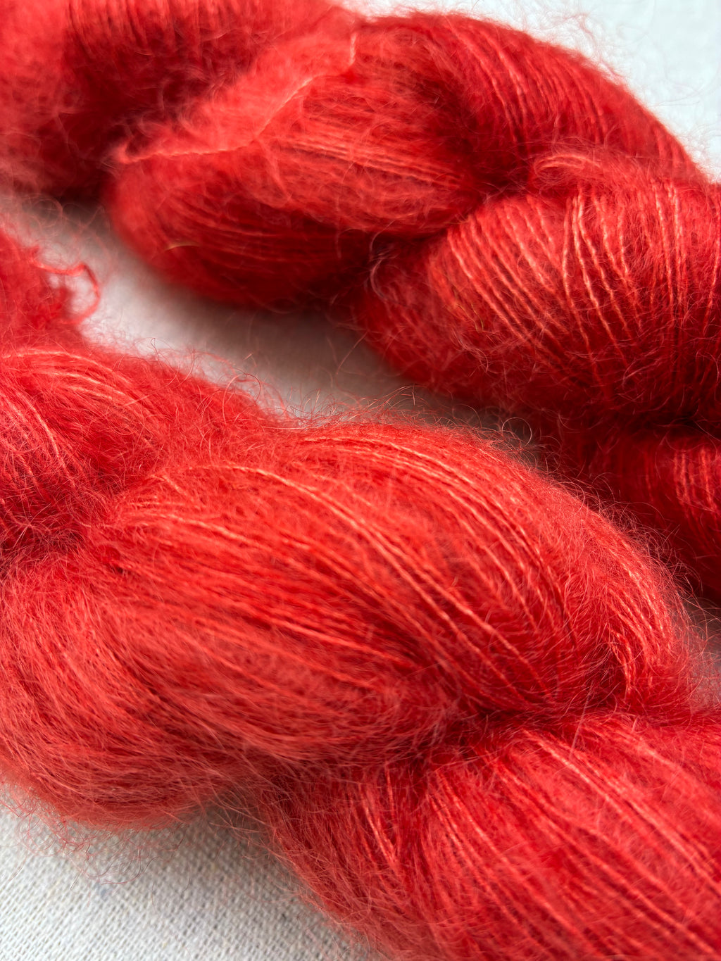 Kidmohair Silk "Hindbær fra Banestien" (420 m / 50 gram)