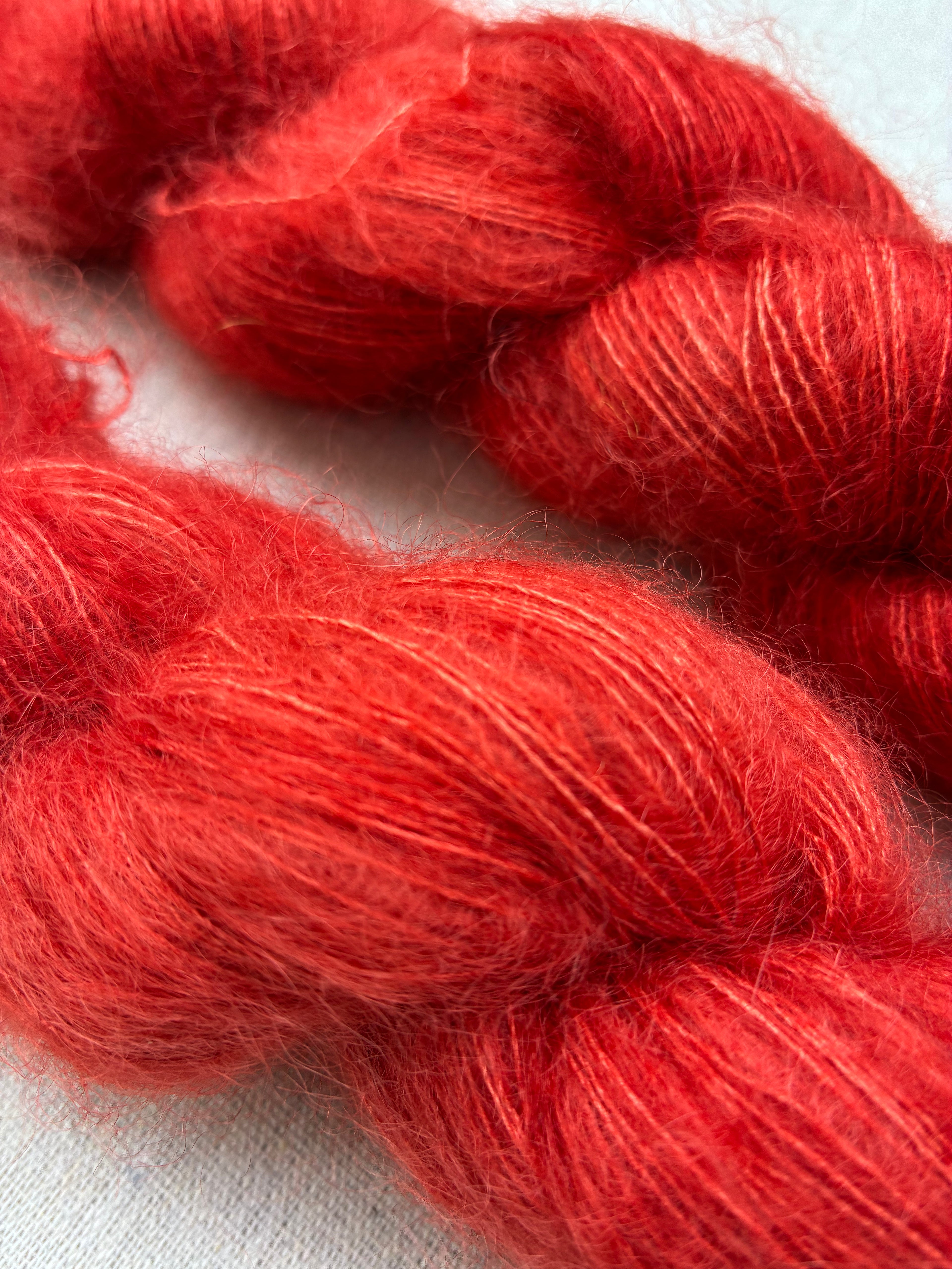 Kidmohair Silk "Hindbær fra Banestien" (420 m / 50 gram)
