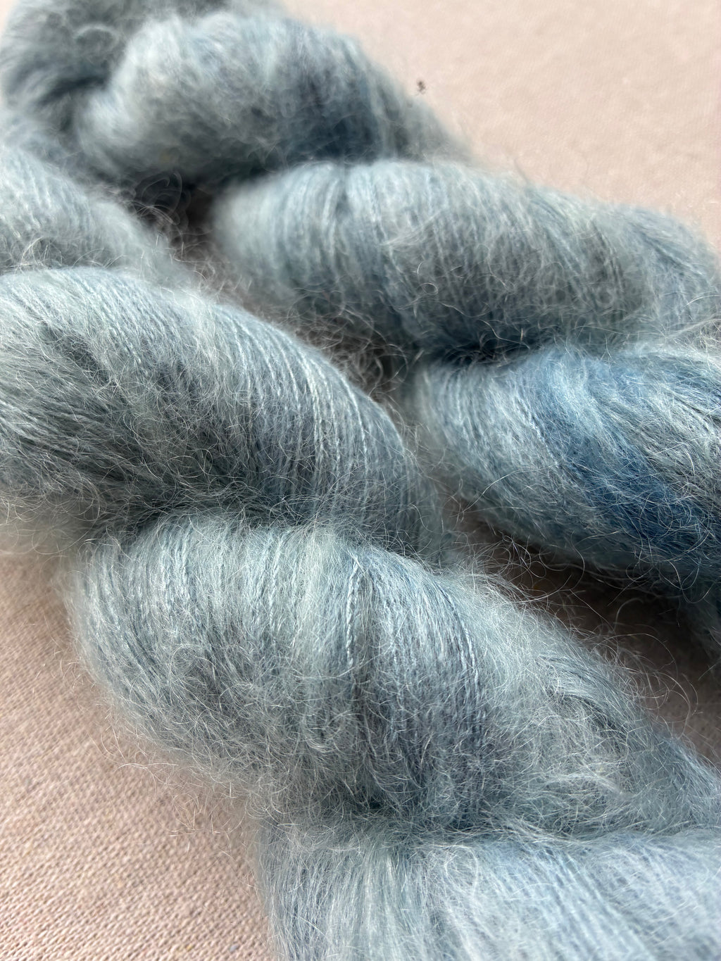 Kidmohair Silk "Schoubyes Sø 2" (420 m / 50 gram)