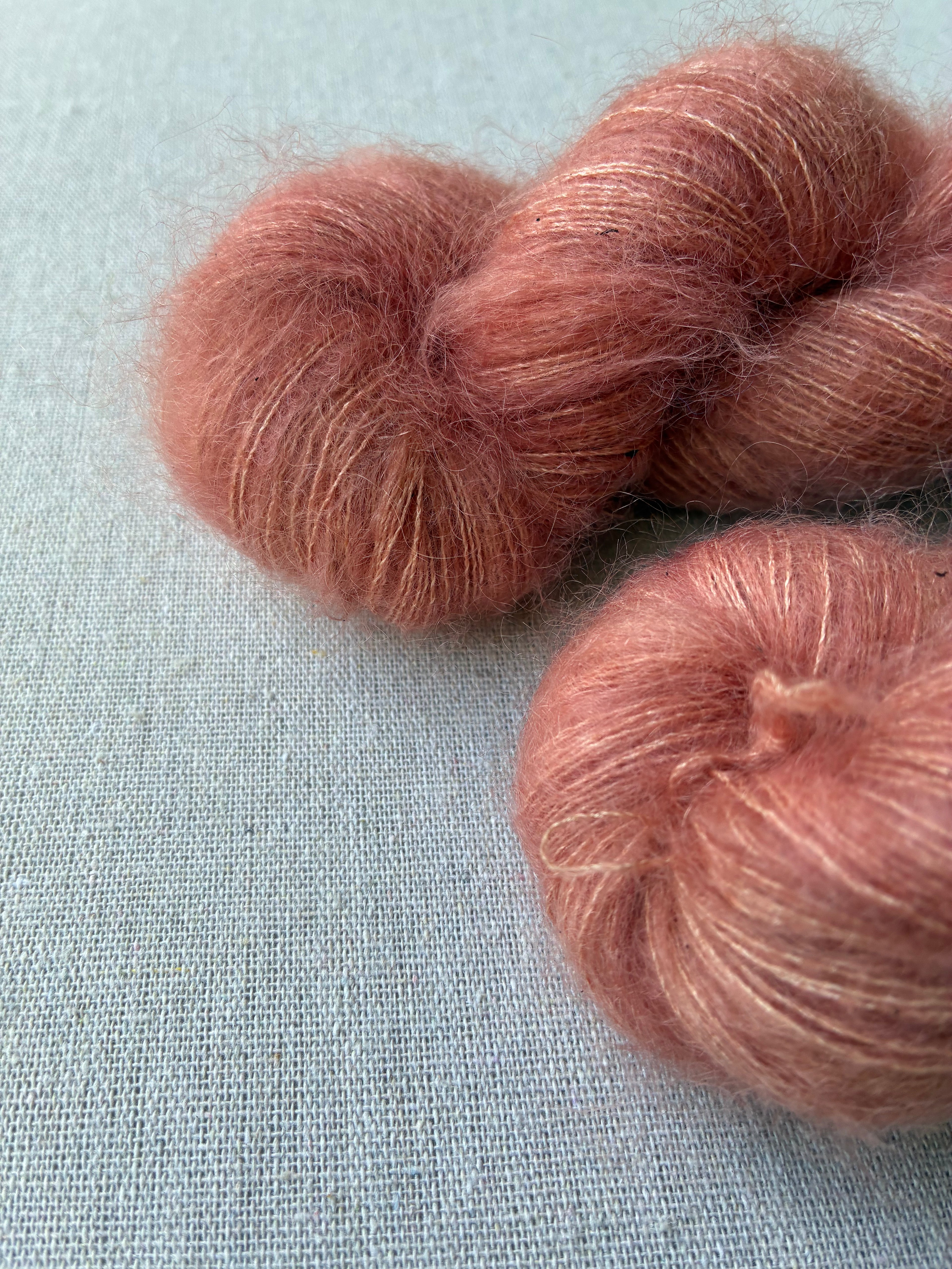 Kidmohair Silk "Morgenstund over Ørnsø" (420 m / 50 gram)